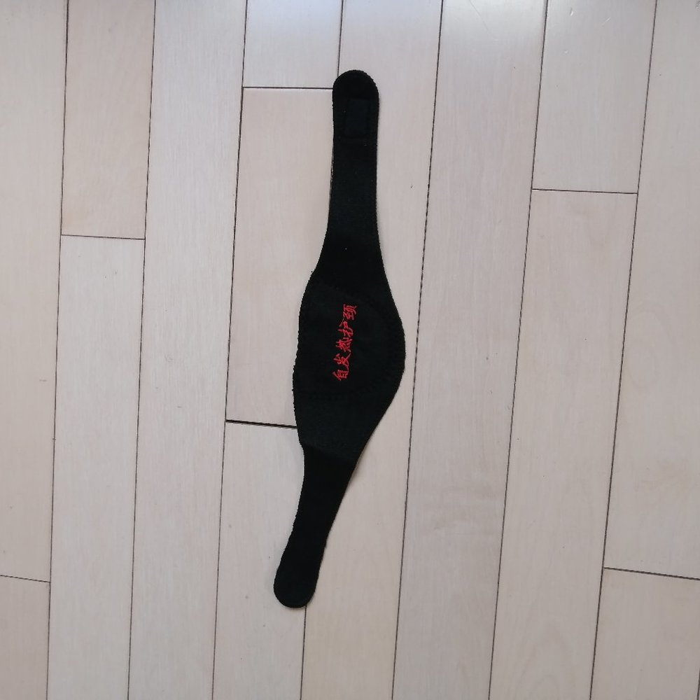 Neck support and message